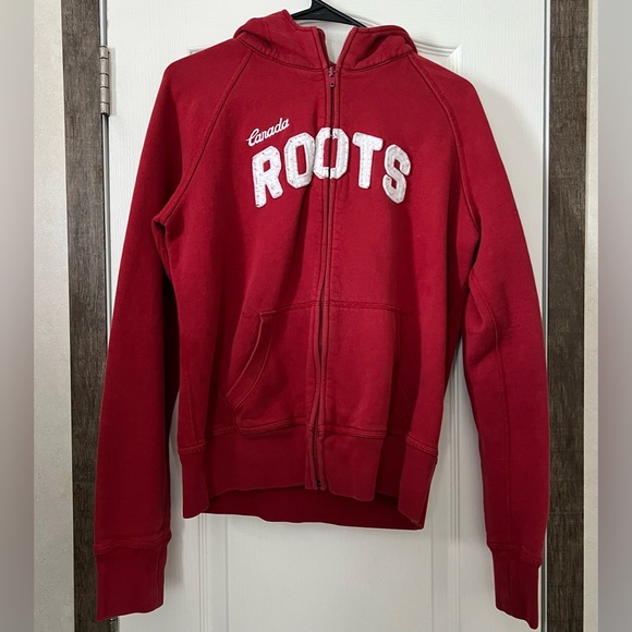 Roots Kids Red Zip-Up Canada Hoodie with Beaver Detail on Sleeve Size XL/TG - Picture 1 of 6